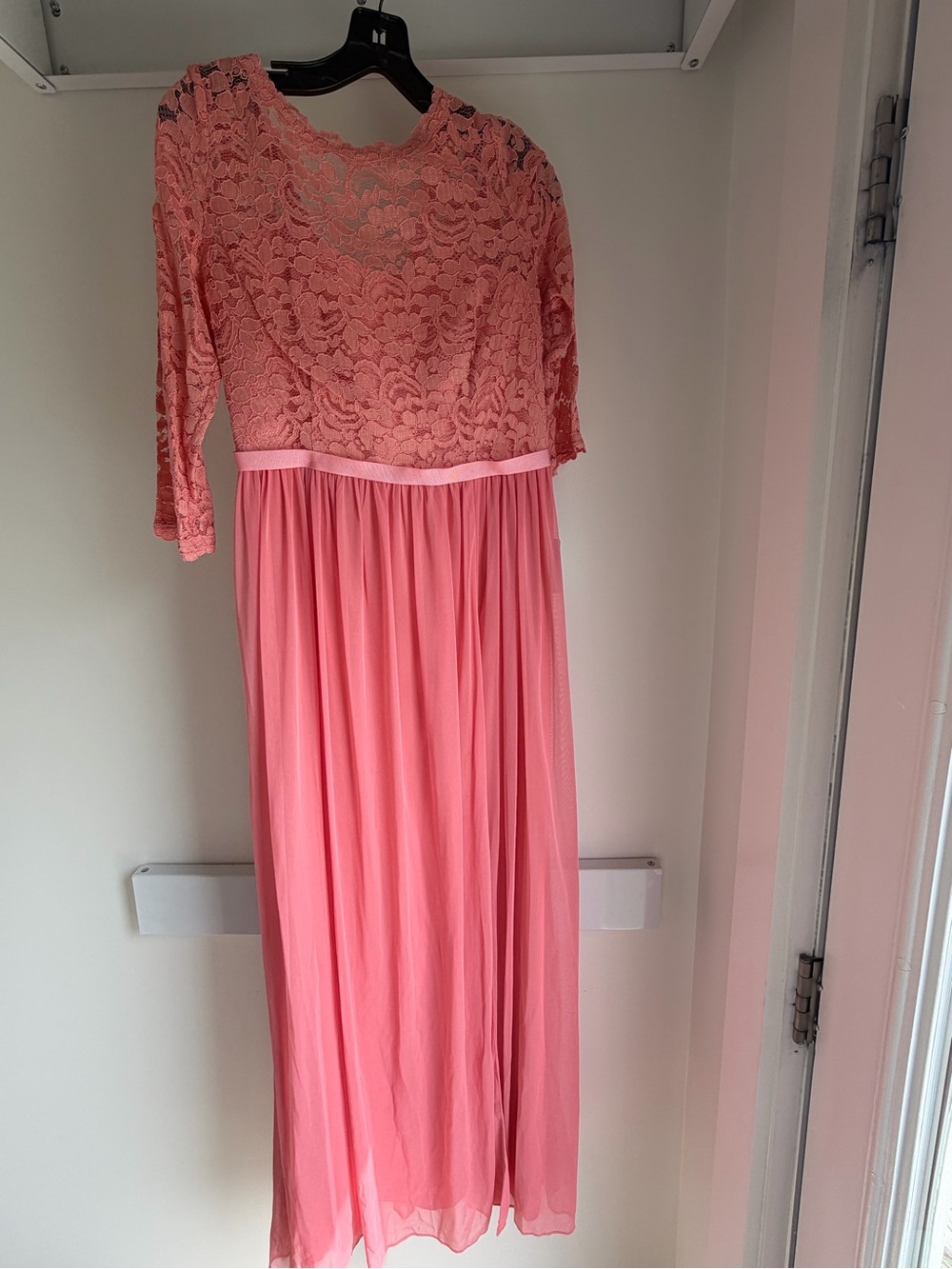 Elegant Lace & Chiffon Maxi Dress in Pink